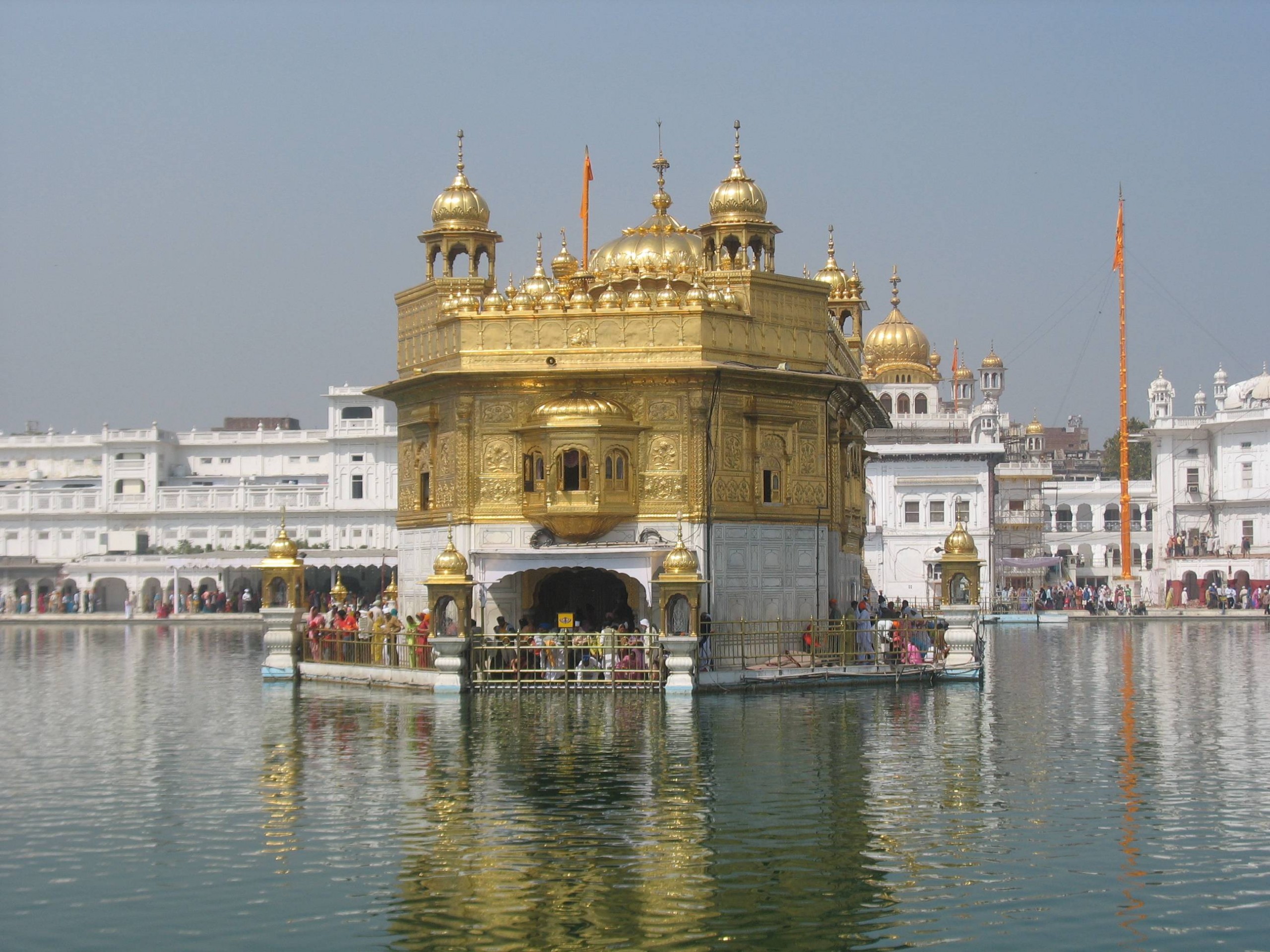 religious-monuments-in-india-narrow-streets-holidays